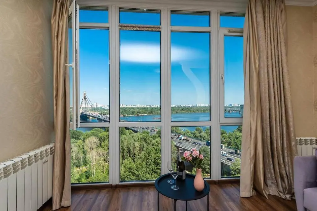 Apartments With Crazy Panoramic View Of The Dniepr Kijów