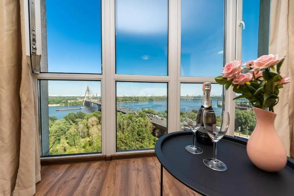 Apartments With Crazy Panoramic View Of The Dniepr Kijów Ukraina