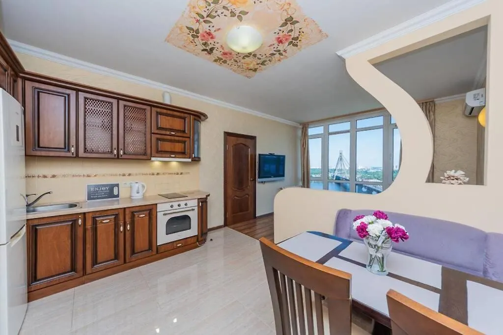 Apartments With Crazy Panoramic View Of The Dniepr Kijów