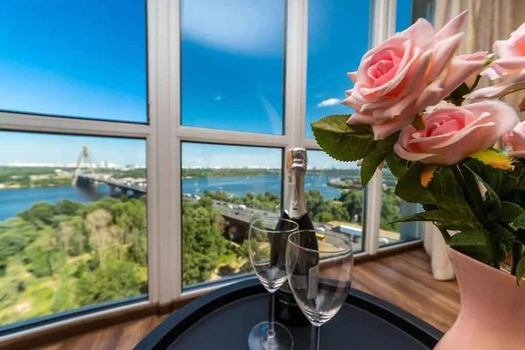 Apartments With Crazy Panoramic View Of The Dniepr Киев Украина