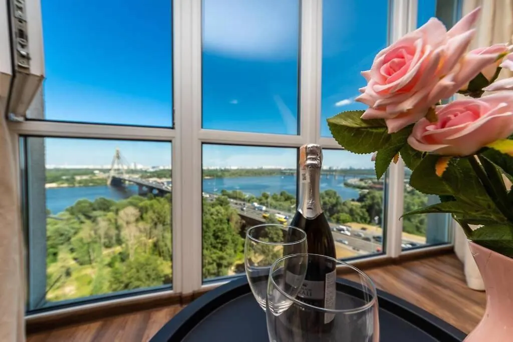 Apartments With Crazy Panoramic View Of The Dniepr كييف